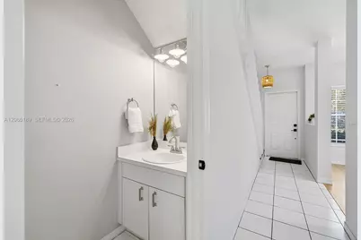 12135 SW 3rd St, Pembroke Pines, FL 33025 - Photo 11