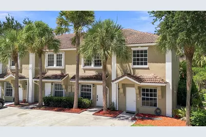 12135 SW 3rd St, Pembroke Pines, FL 33025 - Photo 29