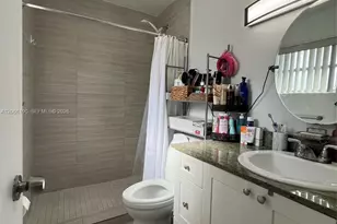 467B E 13th St, Hialeah, FL 33010 - Photo 7