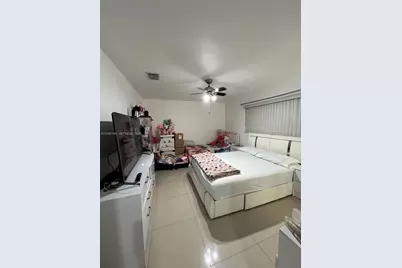 467B E 13th St #467B, Hialeah, FL 33010 - Photo 5