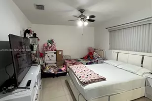 467B E 13th St, Hialeah, FL 33010 - Photo 5