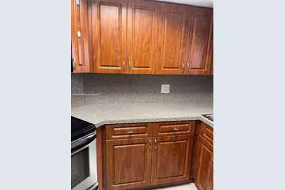 8225 Lake Dr #108, Doral, FL 33166 - Photo 5