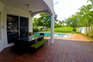 1675 NE 196th St, Miami, FL 33179 - Photo 3