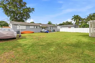10235 Pan American Dr, Cutler Bay, FL 33189 - Photo 19