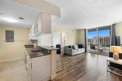 275 NE 18th St #710, Miami, FL 33132 - Photo 3