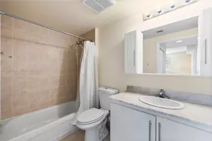 275 NE 18th St, Miami, FL 33132 - Photo 15
