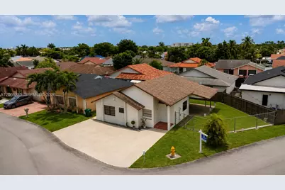 764 SW 99th Ct Cir, Miami, FL 33174 - Photo 1