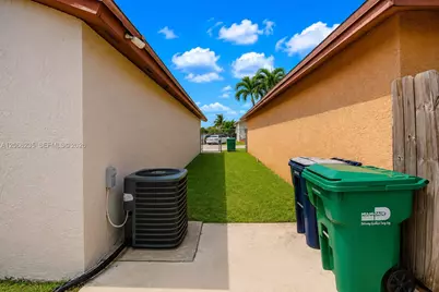 764 SW 99th Ct Cir, Miami, FL 33174 - Photo 13