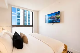 11 NE 6th St, Miami, FL 33132 - Photo 13