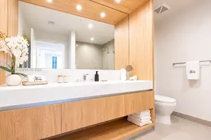 11 NE 6th St, Miami, FL 33132 - Photo 7