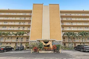 319 NE 14th Ave, Hallandale Beach, FL 33009 - Photo 19