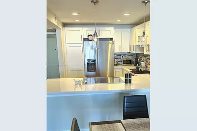1000 Parkview Dr #1026, Hallandale Beach, FL 33009 - Photo 9