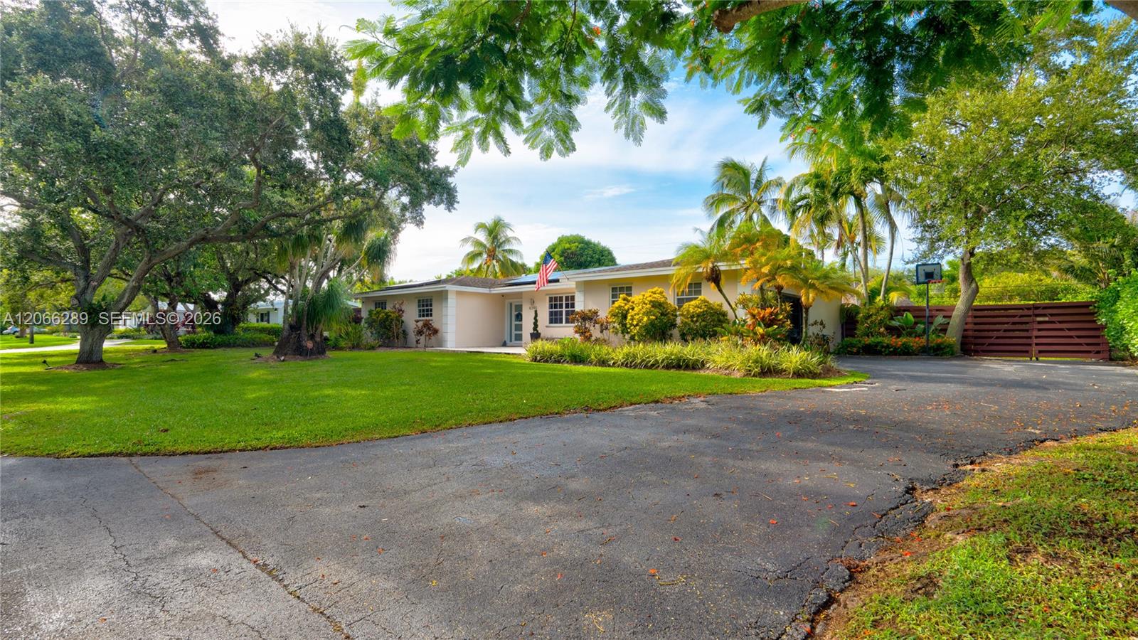 8340 SW 163rd St - 8340 SW 163rd St, Palmetto Bay, FL 33157 Luxury Property | Jose Angel Pina