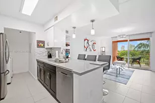 19655 E Country Club Dr, Aventura, FL 33180 - Photo 1