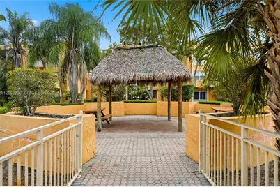 17901 NW 68th Ave #R206, Hialeah, FL 33015 - Photo 21