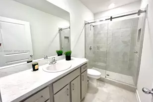 429 NE 12th St, Florida City, FL 33034 - Photo 21