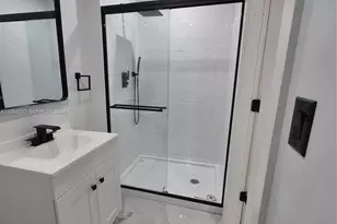 8220 NW 199th St, Hialeah, FL 33015 - Photo 11