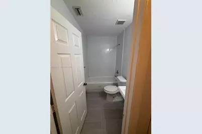 14084 NE 2nd Ave #14084, Miami, FL 33161 - Photo 3