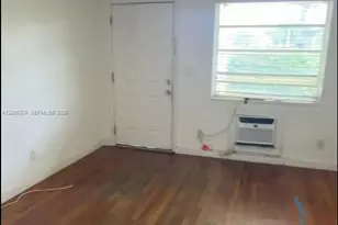640 SW 5th St, Miami, FL 33130 - Photo 5