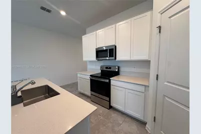 640 Daring Dr, Davenport, FL 33837 - Photo 17