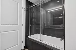 1600 NE 1st Ave, Miami, FL 33132 - Photo 25