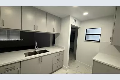 2750 W 63rd Pl #12-24, Hialeah, FL 33016 - Photo 5