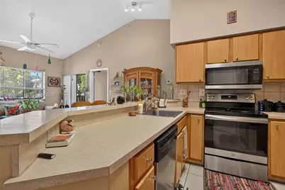 2445 SW 18th Ter #807, Fort Lauderdale, FL 33315 - Photo 3