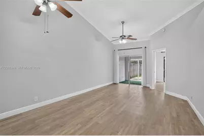 11065 NW 38th Pl, Sunrise, FL 33351 - Photo 9