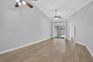 11065 NW 38th Pl, Sunrise, FL 33351 - Photo 9