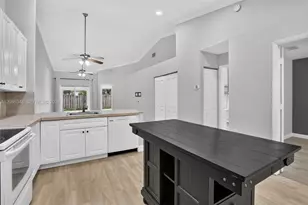 11065 NW 38th Pl, Sunrise, FL 33351 - Photo 5