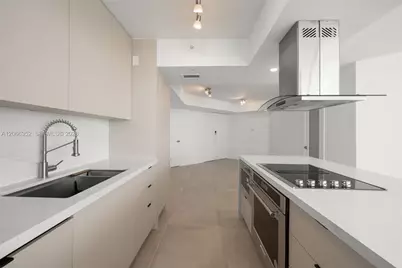 6301 Collins Ave #2307, Miami Beach, FL 33141 - Photo 15