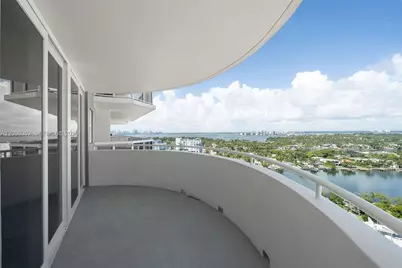 6301 Collins Ave #2307, Miami Beach, FL 33141 - Photo 7