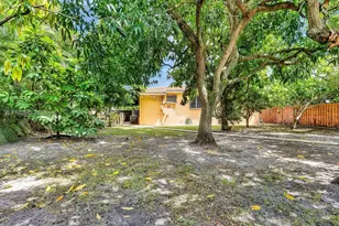 154 W 59th St, Hialeah, FL 33012 - Photo 27