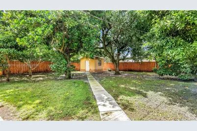 154 W 59th St, Hialeah, FL 33012 - Photo 31