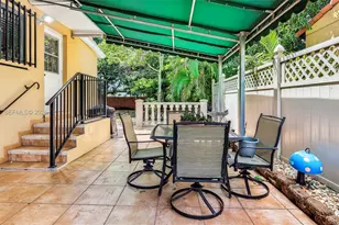 154 W 59th St, Hialeah, FL 33012 - Photo 13