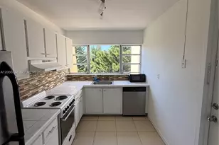 952 NE 199th St, Miami, FL 33179 - Photo 1