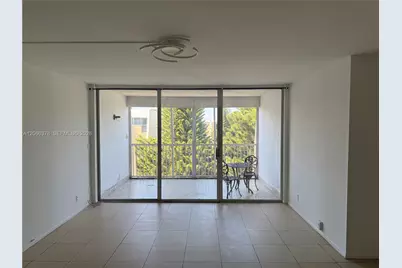 952 NE 199th St #4K, Miami, FL 33179 - Photo 3