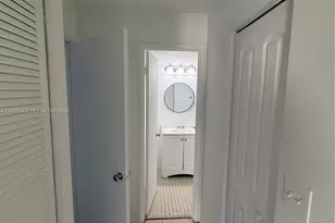 952 NE 199th St, Miami, FL 33179 - Photo 5