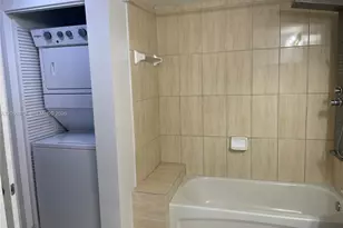 1750 N Bayshore Dr, Miami, FL 33132 - Photo 29