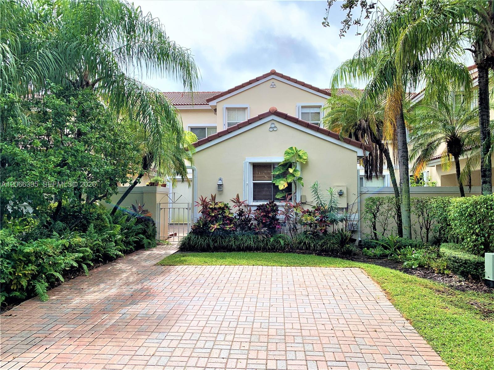 1130 Buttonwood Ln #- - 1130 Buttonwood Ln #-, Hollywood, FL 33019 Luxury Property | Jose Angel Pina