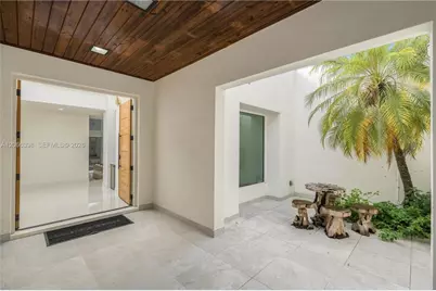 16203 NW 82nd Pl, Miami Lakes, FL 33016 - Photo 3