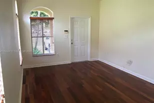 5598 NW 113th Ave, Doral, FL 33178 - Photo 3