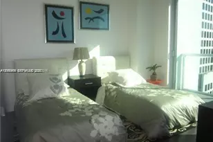 55 SE 6th St, Miami, FL 33131 - Photo 5