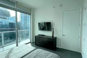 55 SE 6th St, Miami, FL 33131 - Photo 15