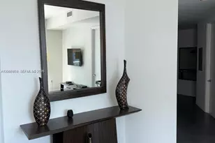 55 SE 6th St, Miami, FL 33131 - Photo 11