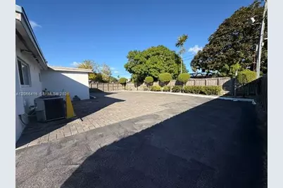 3221 SW 107th Ave, Miami, FL 33165 - Photo 3