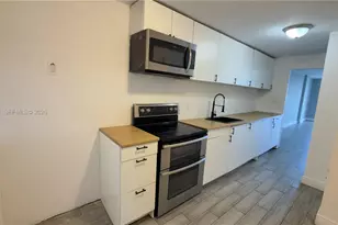 3660 NE 166th St, North Miami Beach, FL 33160 - Photo 9