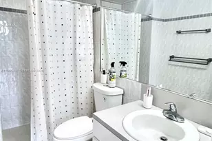 7441 Wayne Ave, Miami Beach, FL 33141 - Photo 15