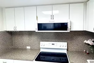 7441 Wayne Ave, Miami Beach, FL 33141 - Photo 9