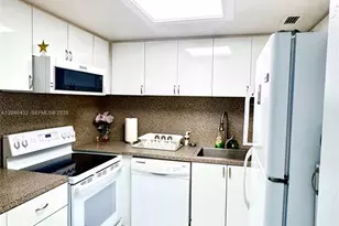 7441 Wayne Ave, Miami Beach, FL 33141 - Photo 7